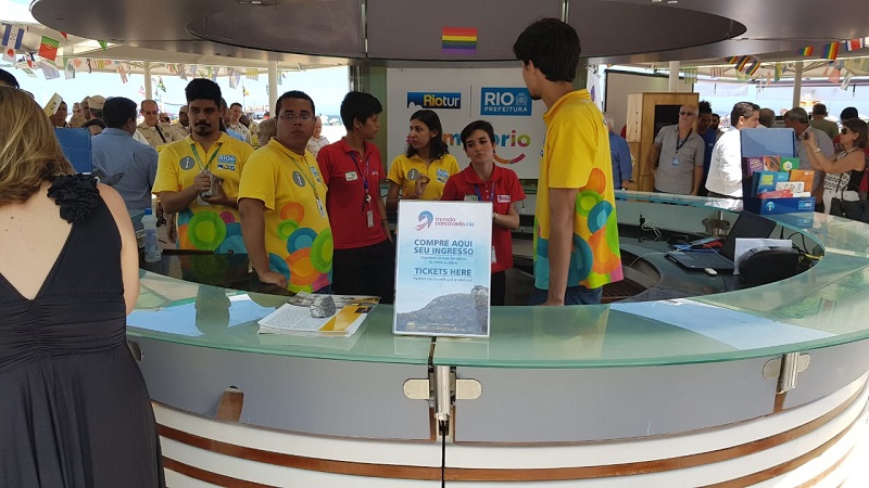 Resultado de imagem para Riotur passa a vender na Praia de Copacabana ingressos para atraÃ§Ãµes turÃ­sticas